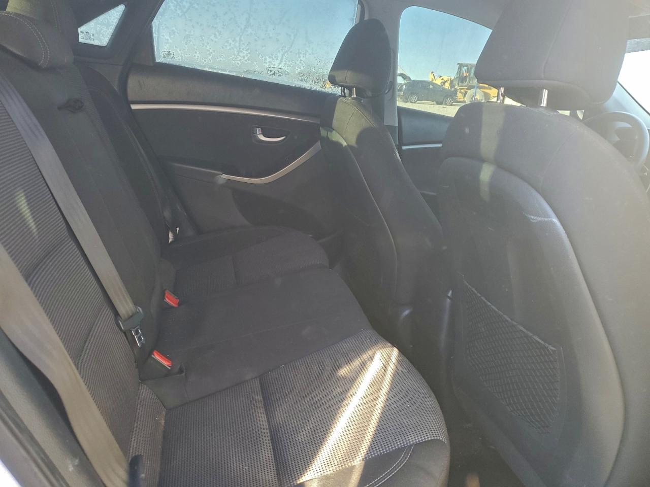 2017 HYUNDAI ELANTRA GT photo 19