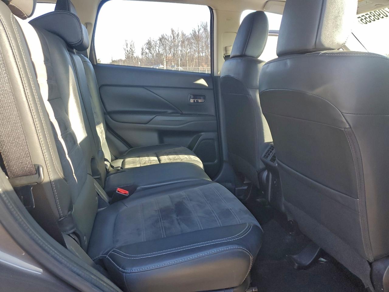 2019 MITSUBISHI OUTLANDER SE photo 11