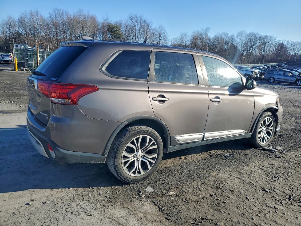 2019 MITSUBISHI OUTLANDER SE photo 3