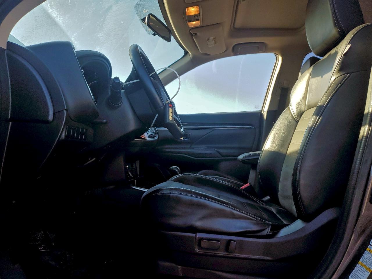 2019 MITSUBISHI OUTLANDER SE photo 7