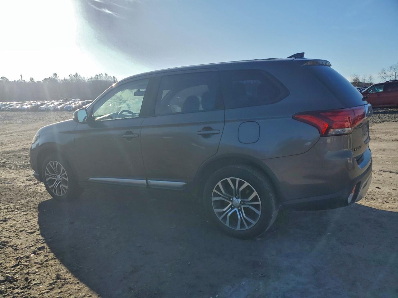 2019 MITSUBISHI OUTLANDER SE photo 2
