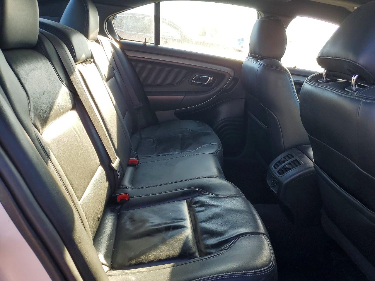 2015 FORD TAURUS SEL photo 10