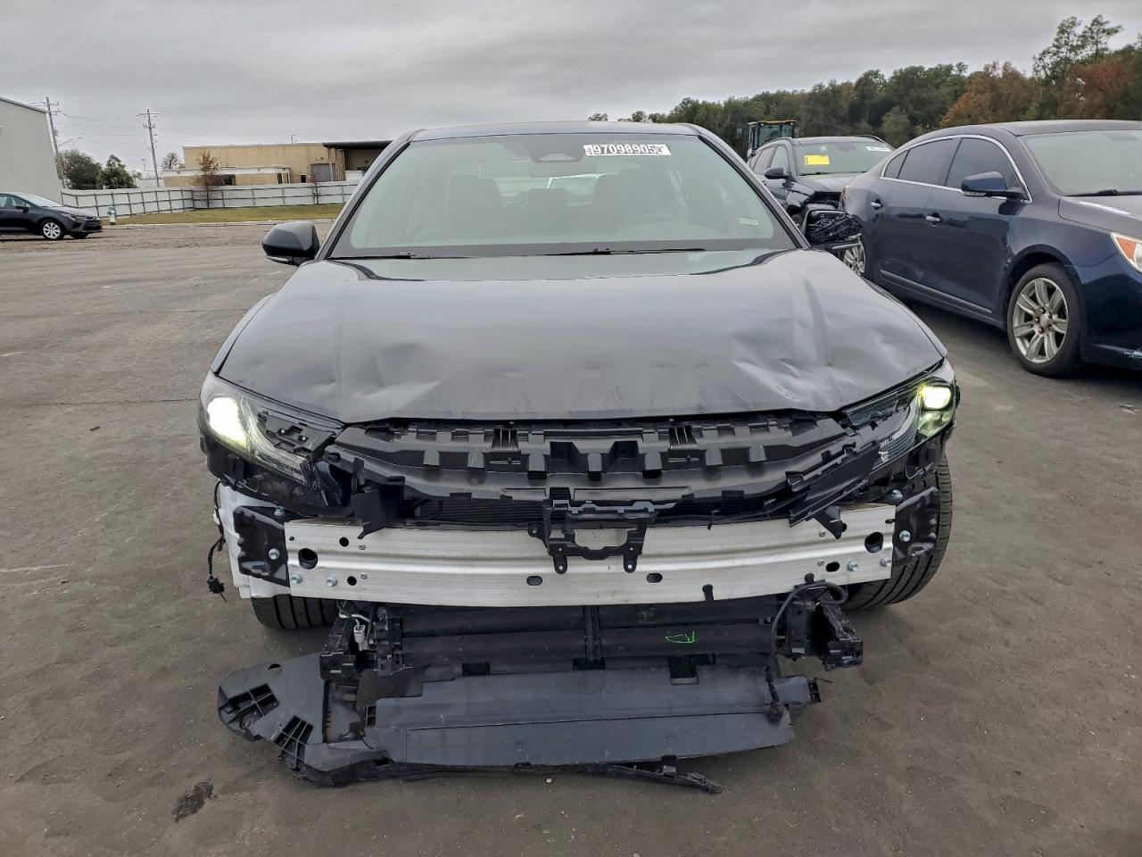 2025 TOYOTA CAMRY XSE photo 9