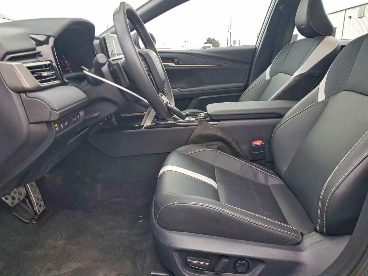 2025 TOYOTA CAMRY XSE photo 13