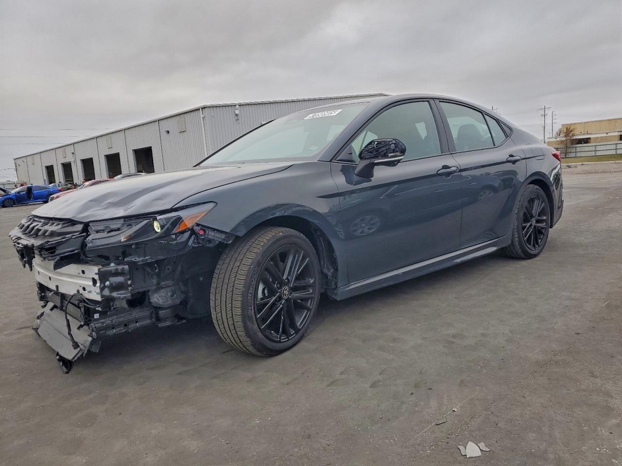 2025 TOYOTA CAMRY