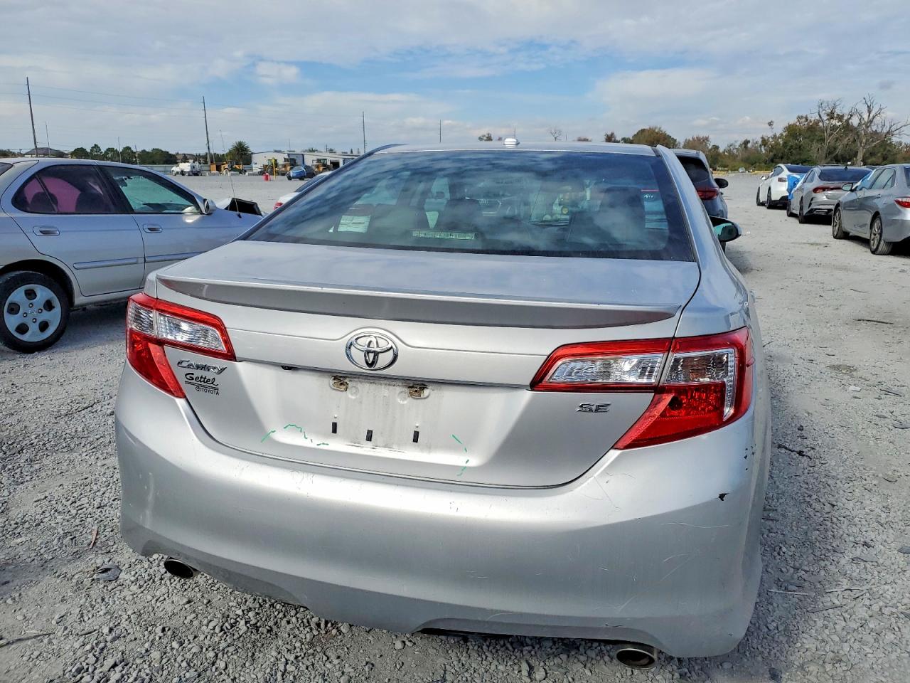 2012 TOYOTA CAMRY SE photo 11