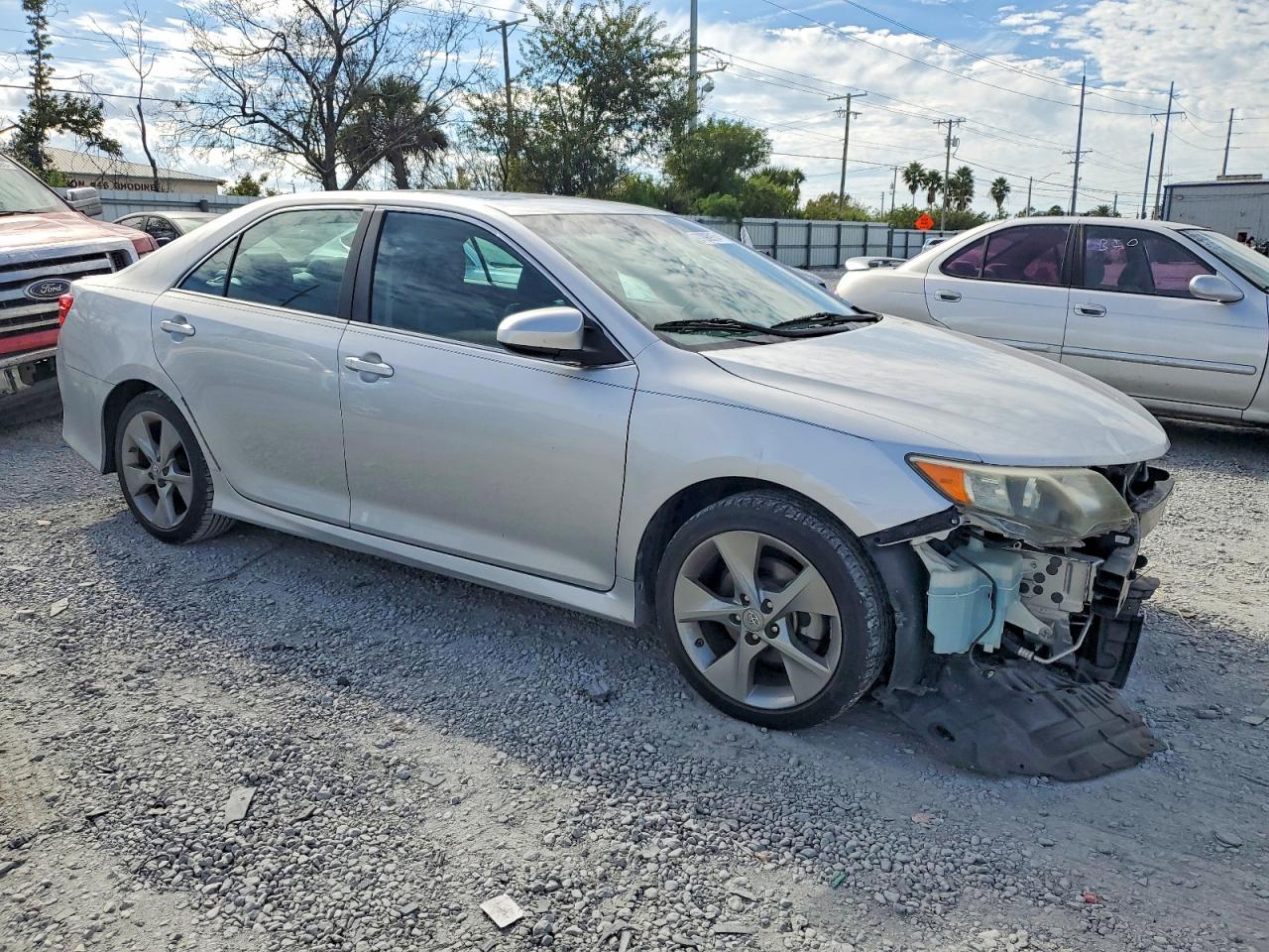 2012 TOYOTA CAMRY SE photo 7