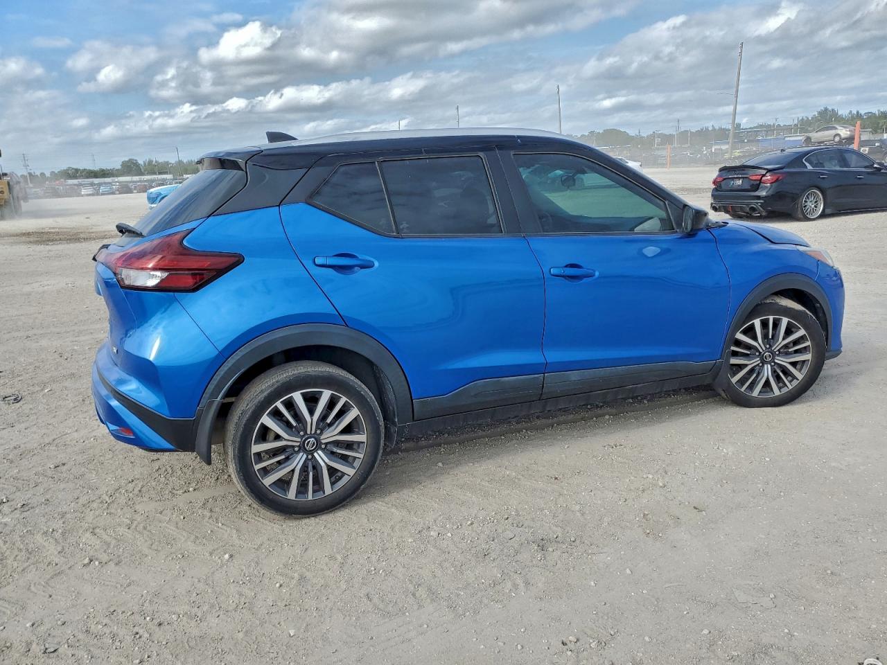 2021 NISSAN KICKS SV photo 5