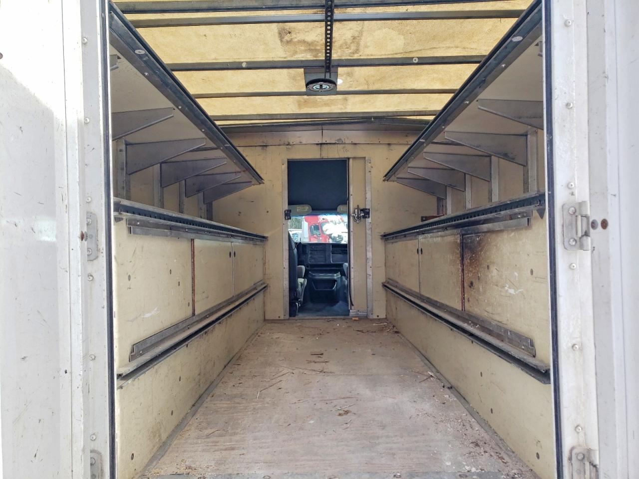 2003 GMC SAVANA CUTAWAY G3500 photo 21