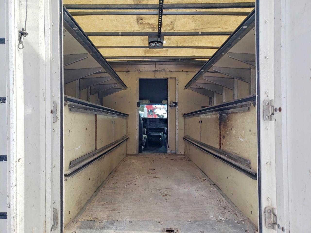 2003 GMC SAVANA CUTAWAY G3500 photo 19