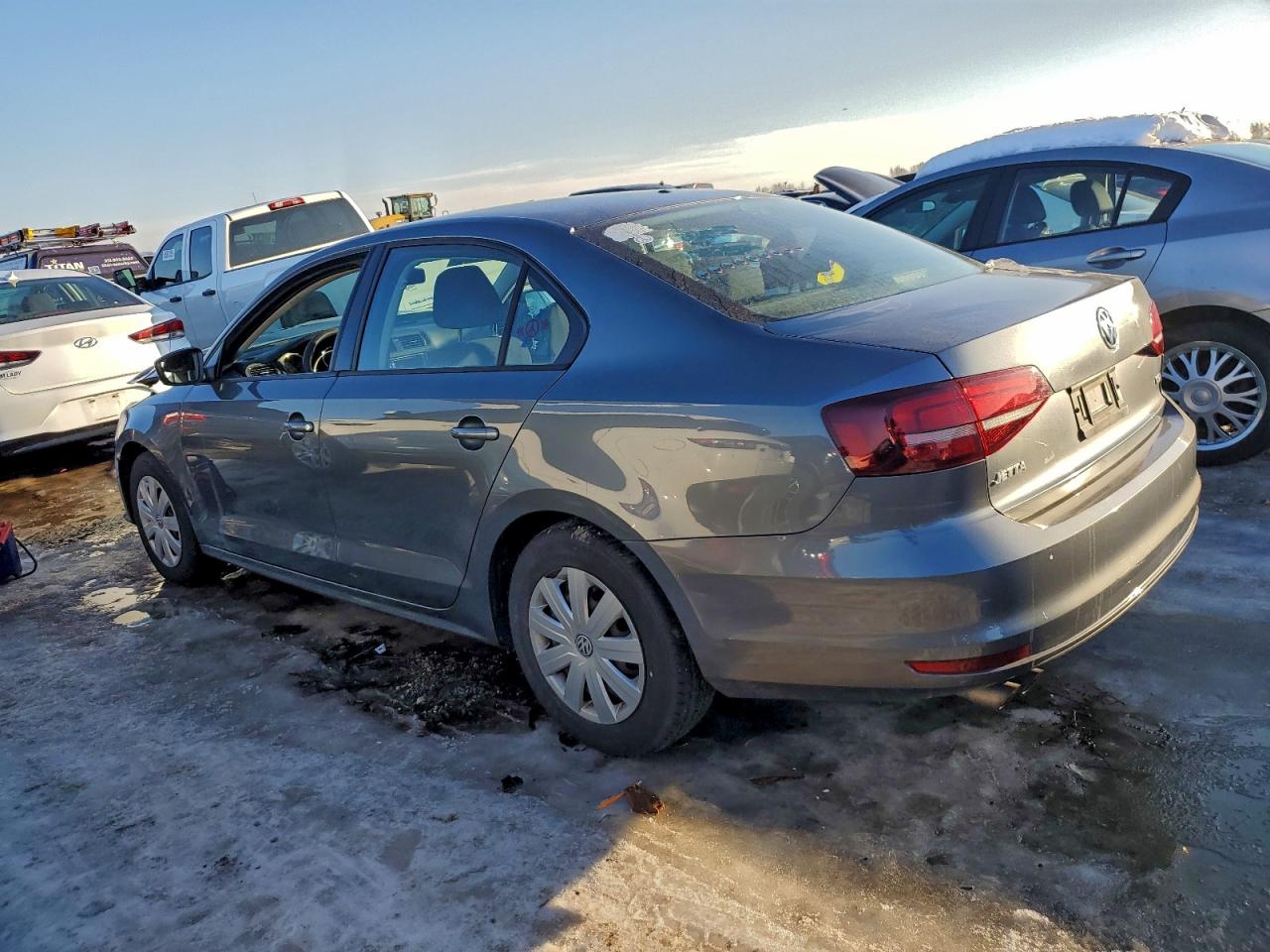 2016 VOLKSWAGEN JETTA S photo 2