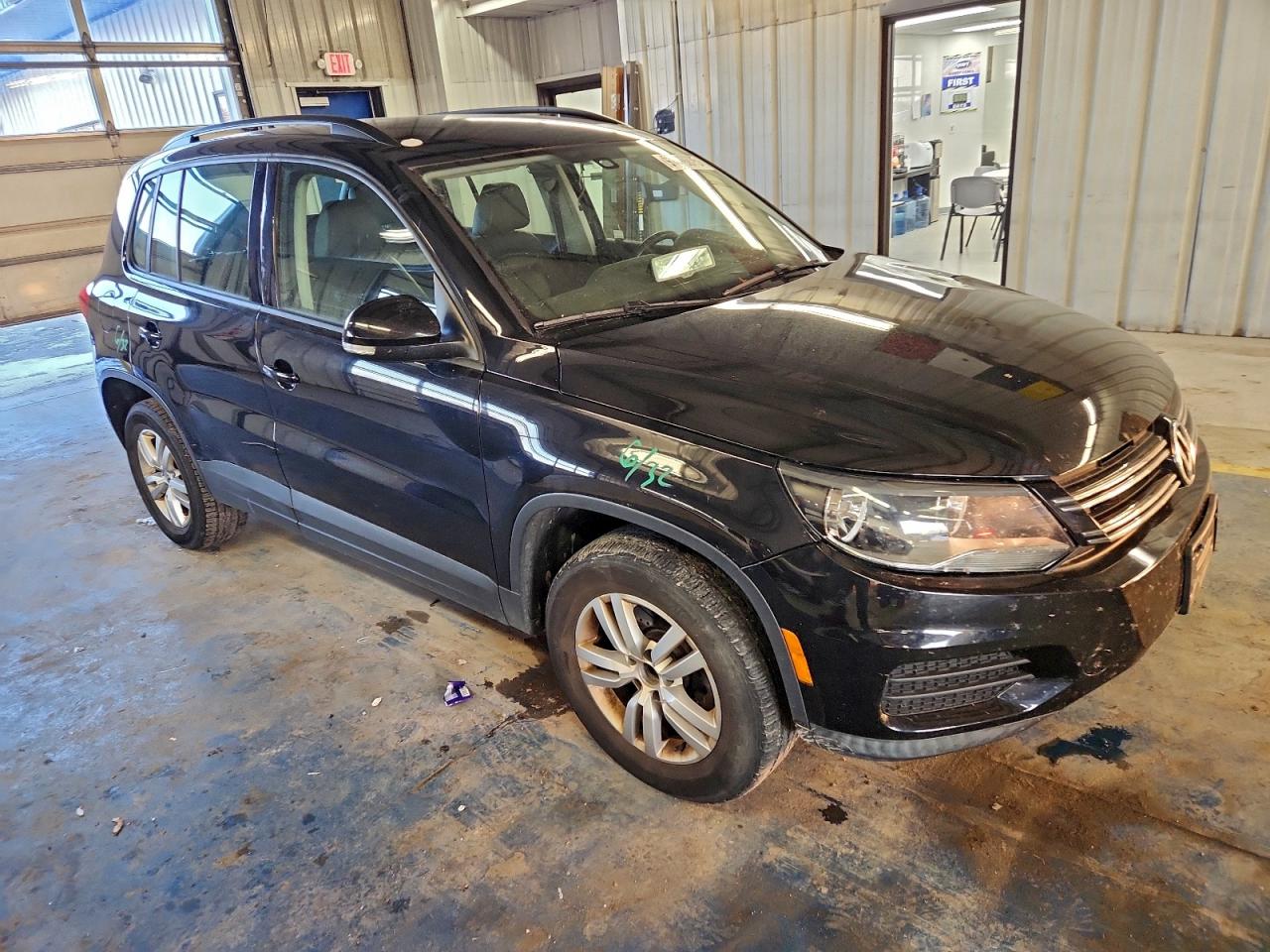 2017 VOLKSWAGEN TIGUAN S photo 4