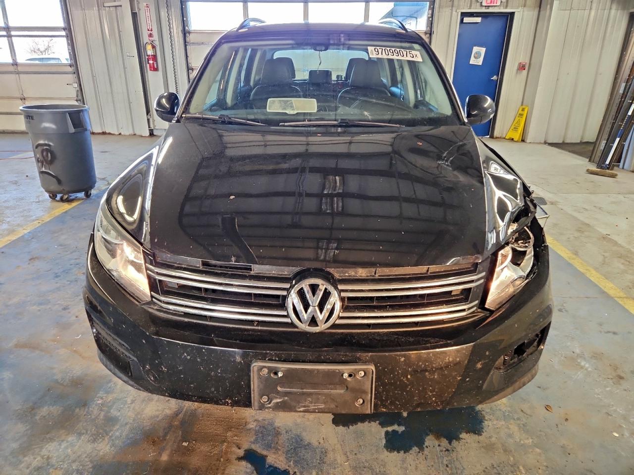 2017 VOLKSWAGEN TIGUAN S photo 5