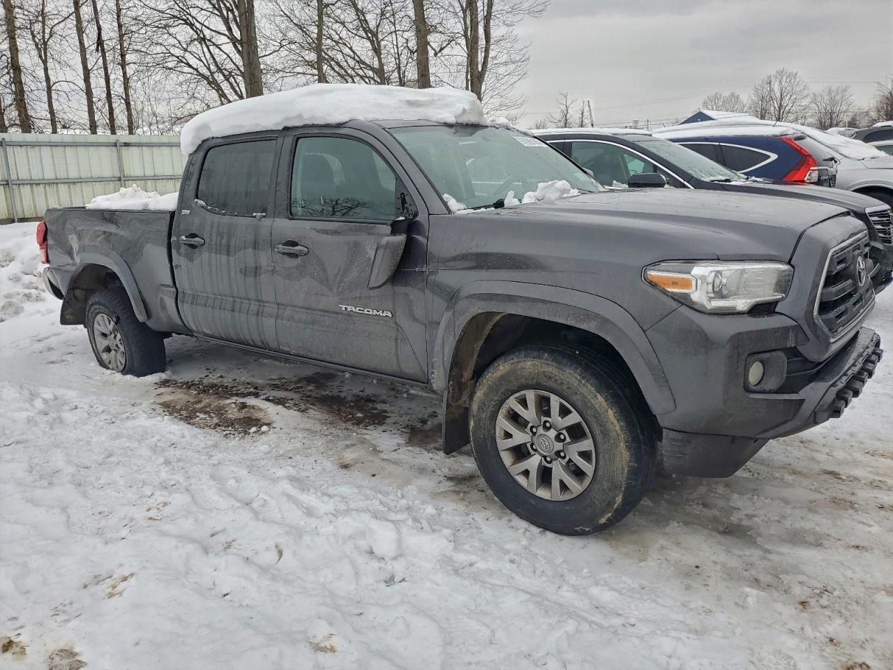 2017 TOYOTA TACOMA DOUBLE CAB photo 4