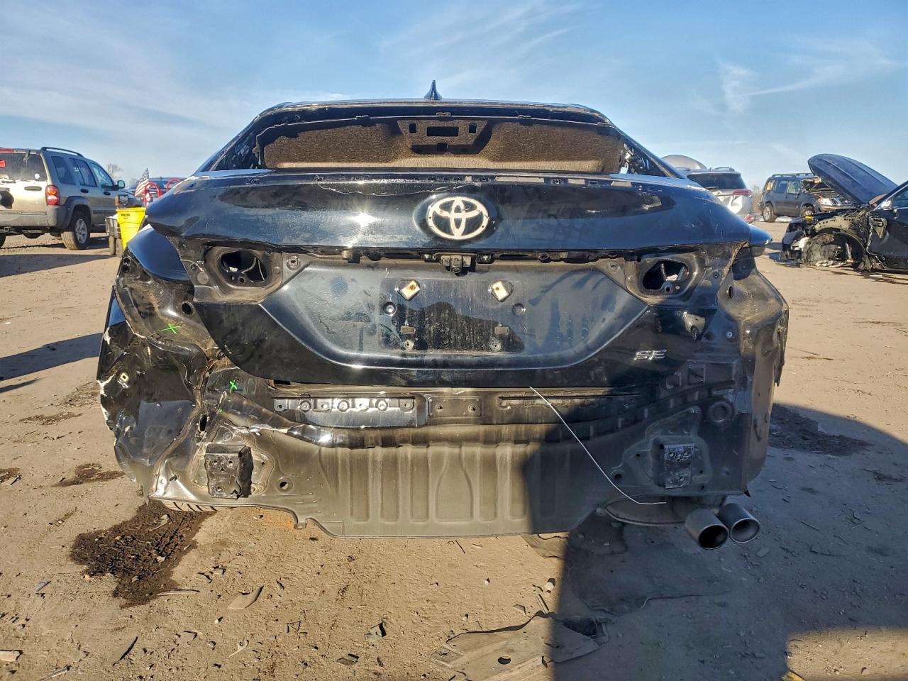 2021 TOYOTA CAMRY SE photo 6