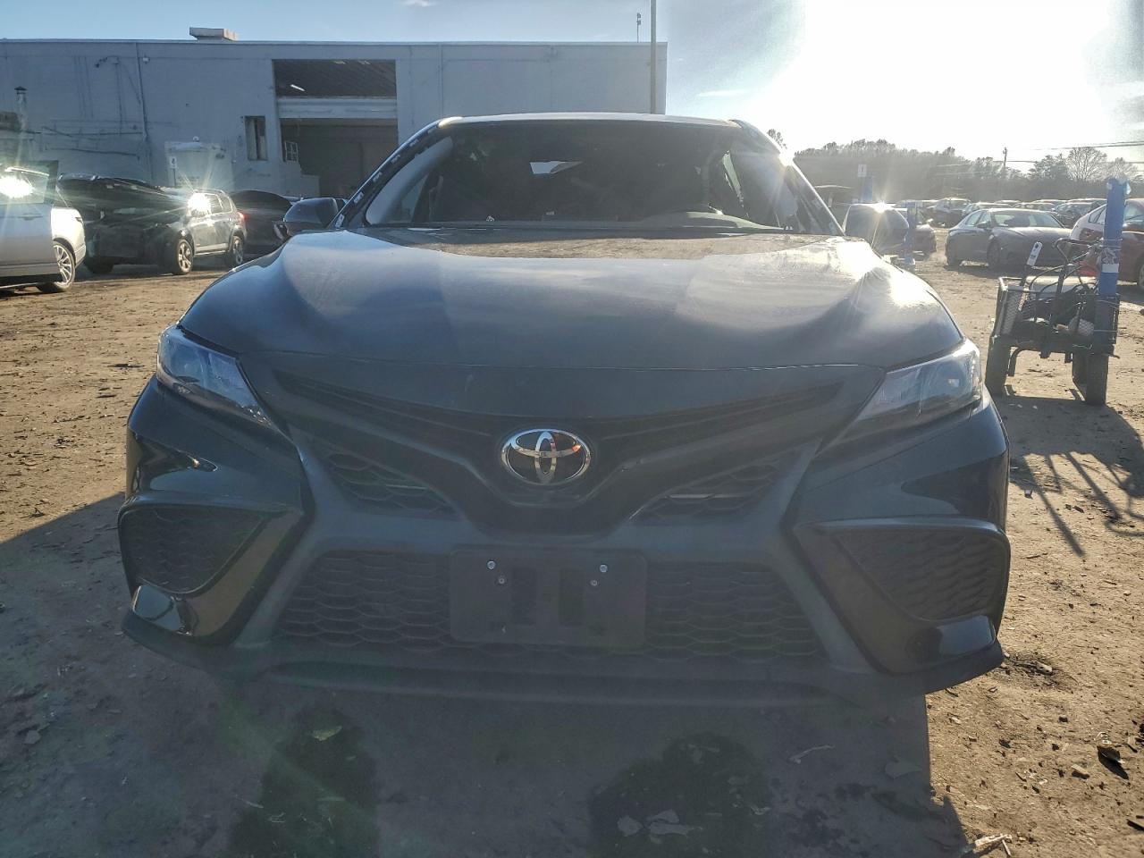 2021 TOYOTA CAMRY SE photo 5