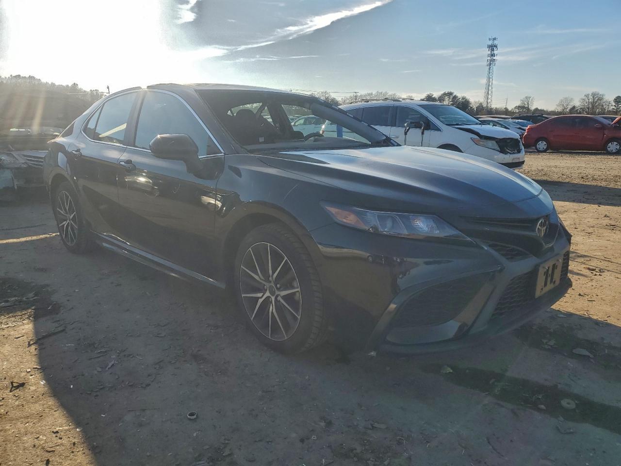 2021 TOYOTA CAMRY SE photo 4