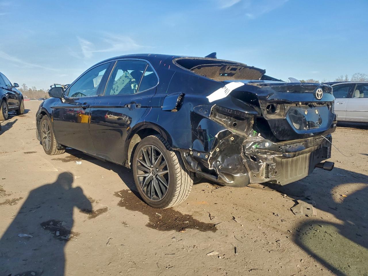 2021 TOYOTA CAMRY SE photo 2