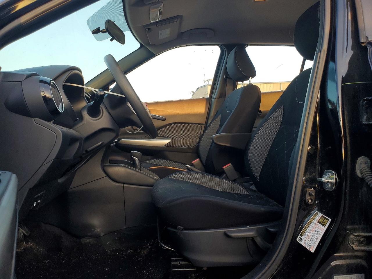 2018 NISSAN KICKS S photo 7