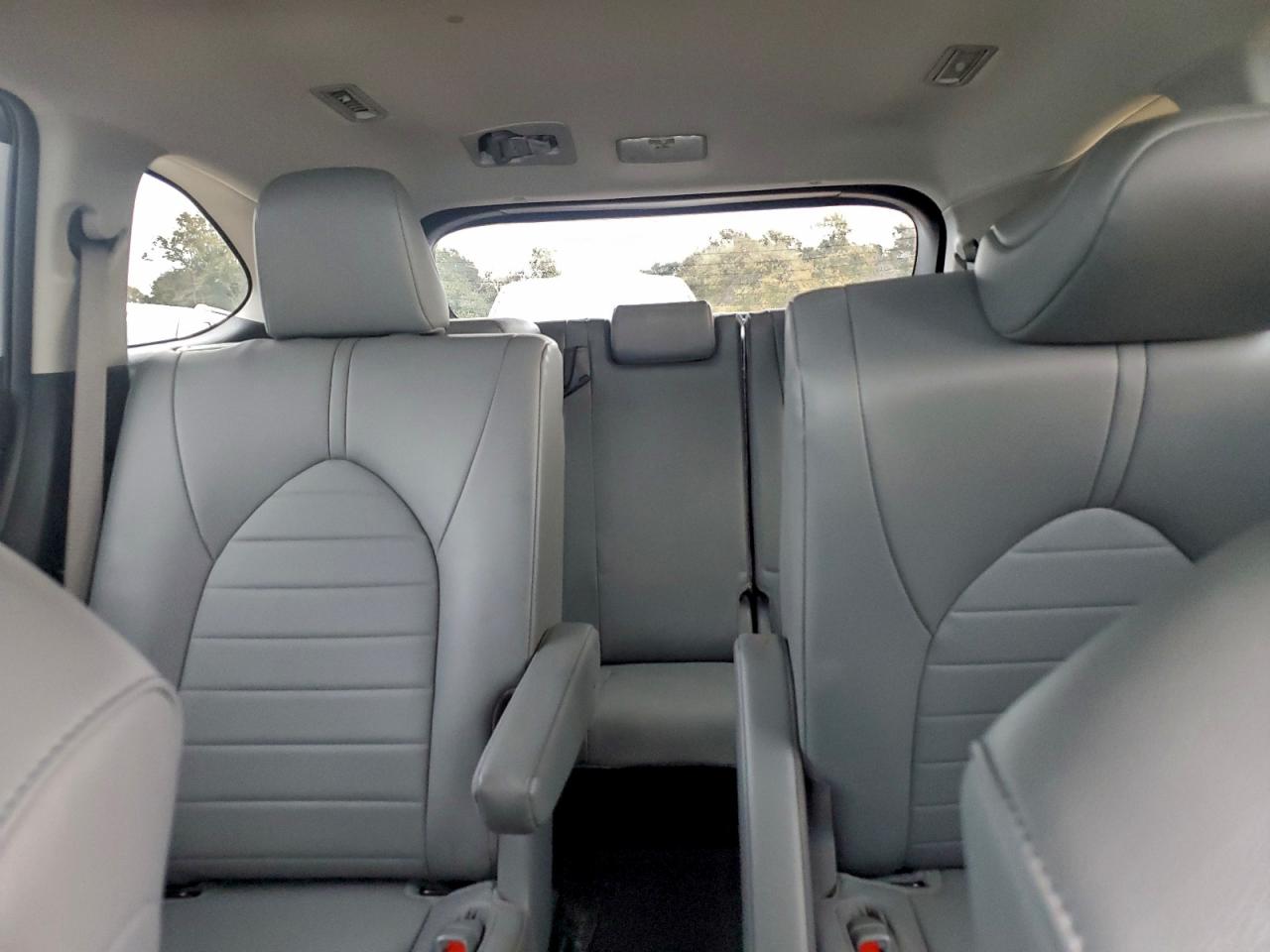 2022 TOYOTA HIGHLANDER XLE photo 19