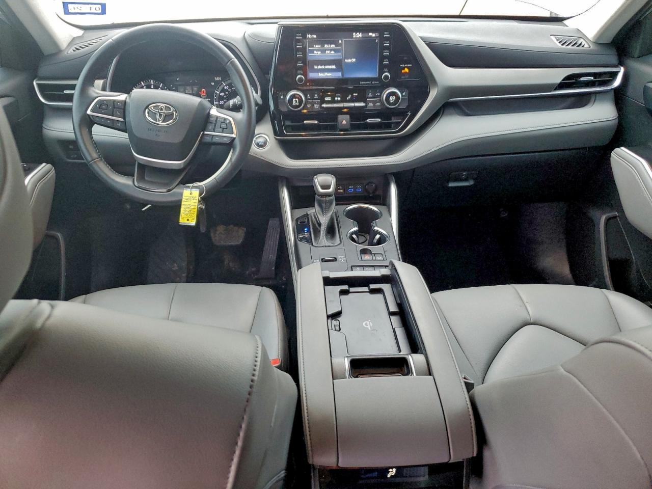 2022 TOYOTA HIGHLANDER XLE photo 15