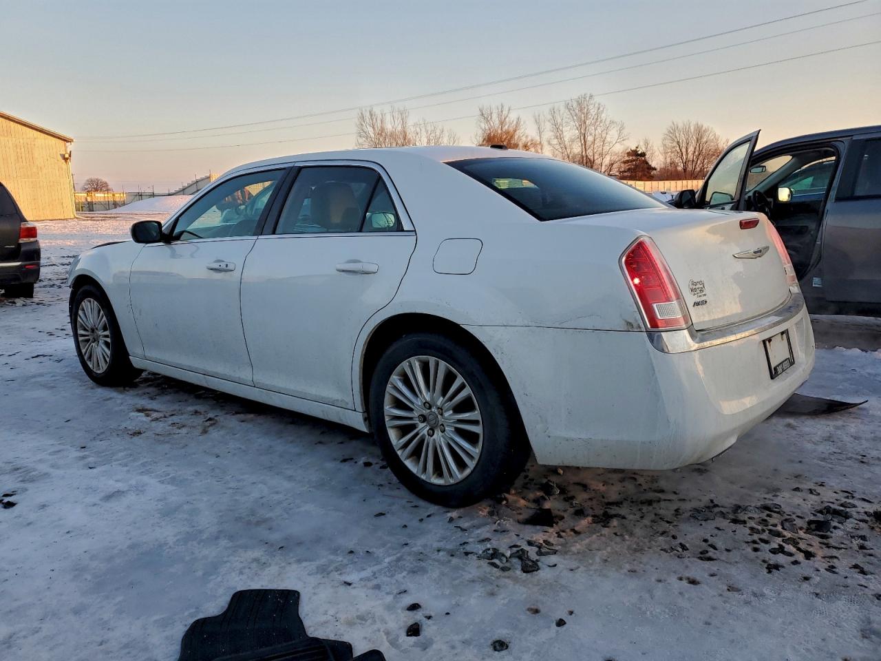 2014 CHRYSLER 300 photo 4