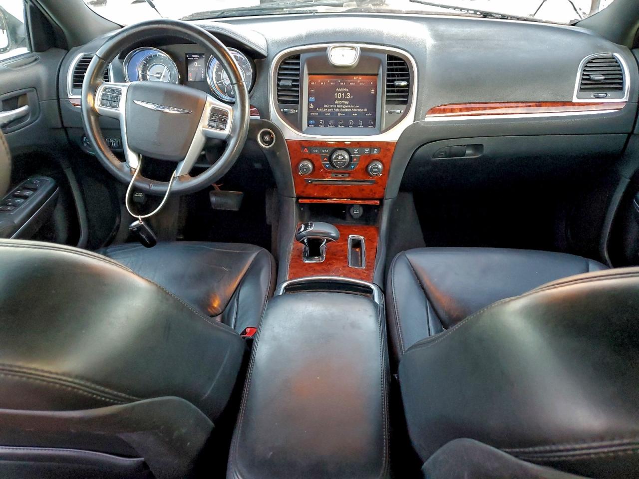 2014 CHRYSLER 300 photo 22