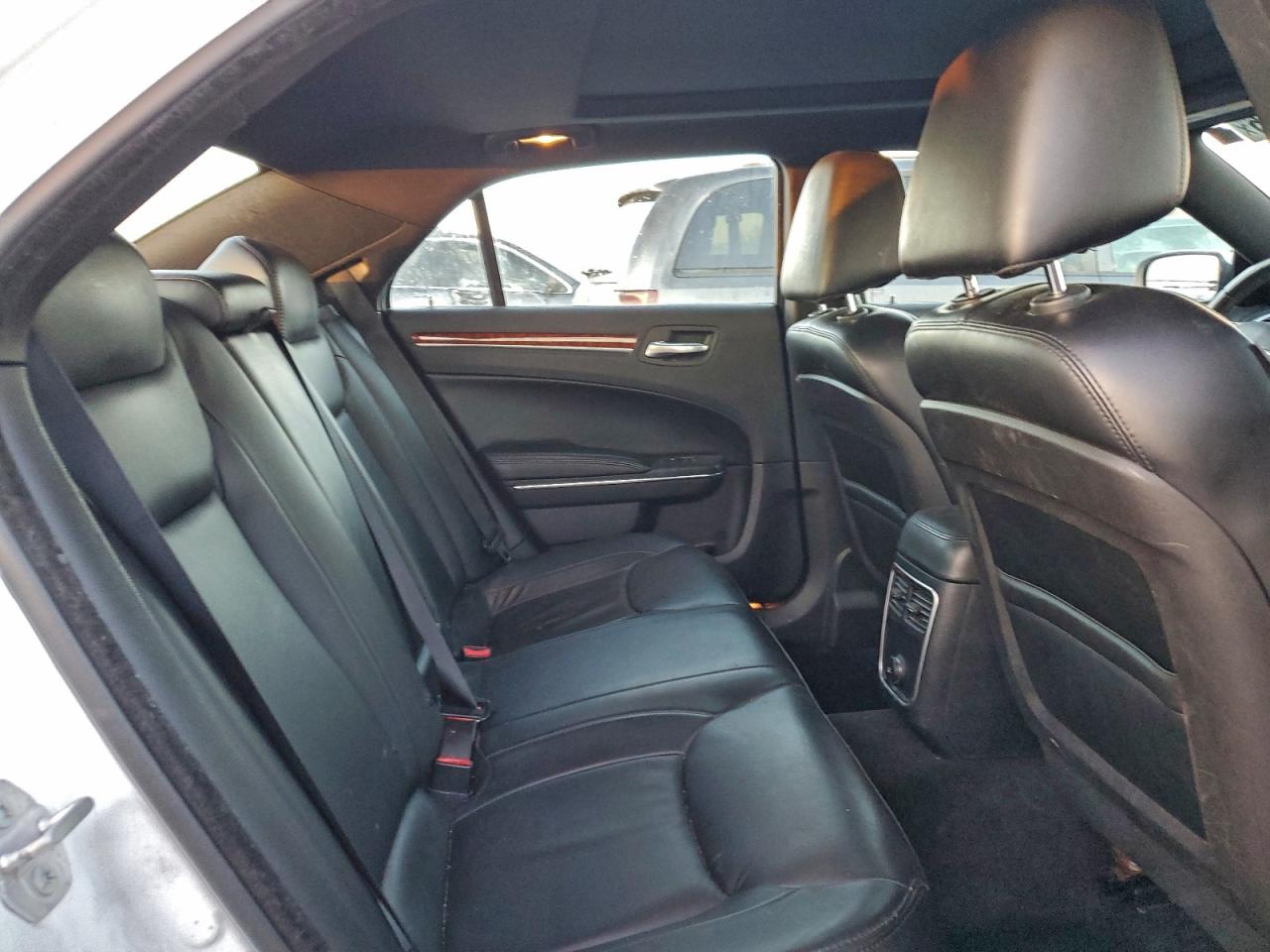 2014 CHRYSLER 300 photo 28