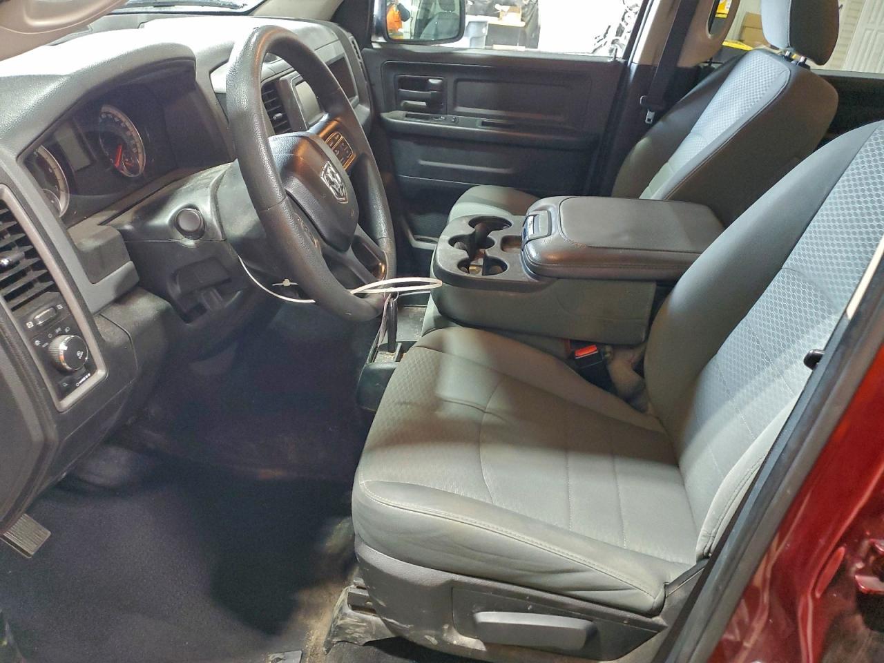 2018 RAM 1500 ST photo 13