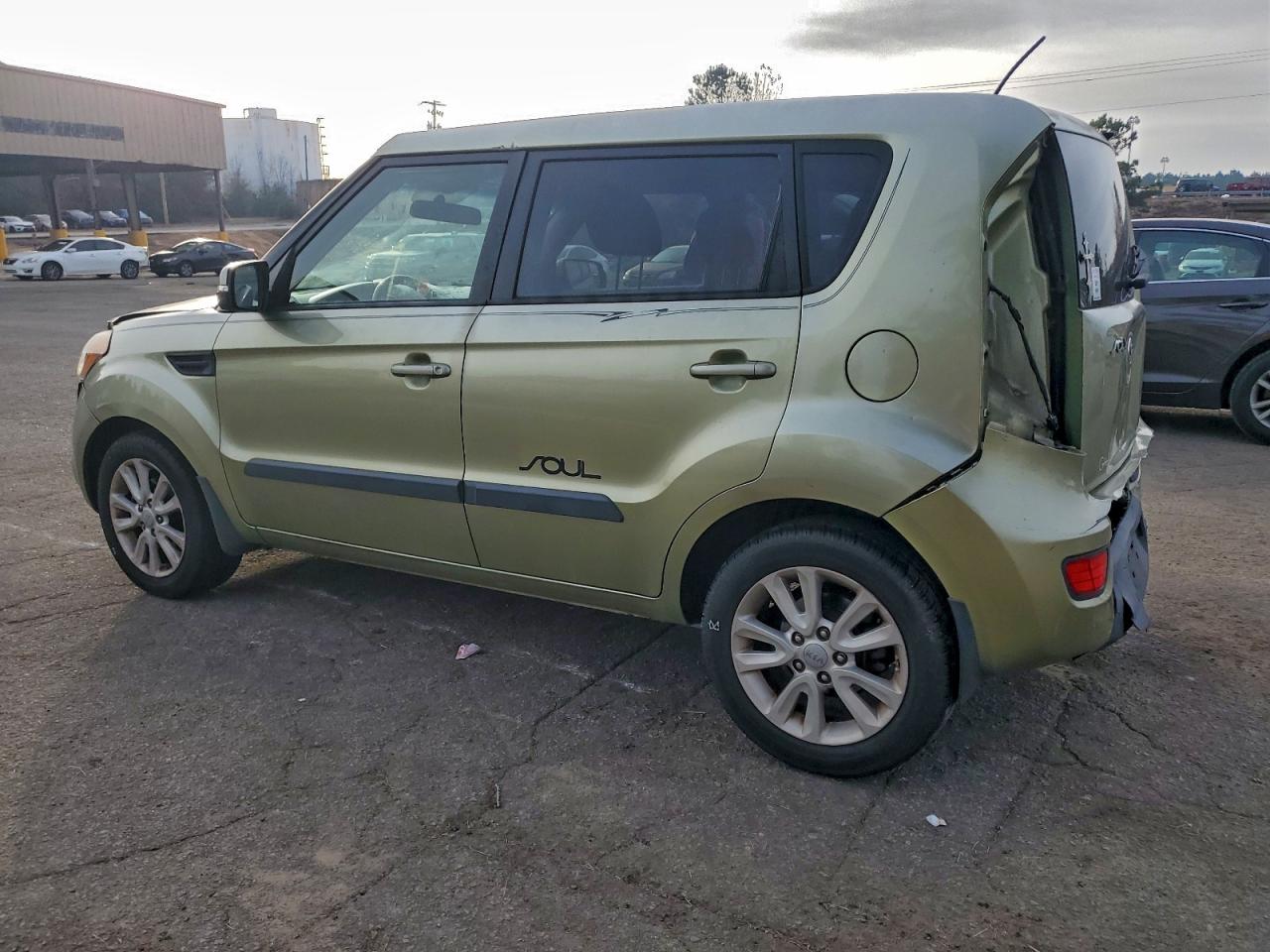 2013 KIA SOUL + photo 2