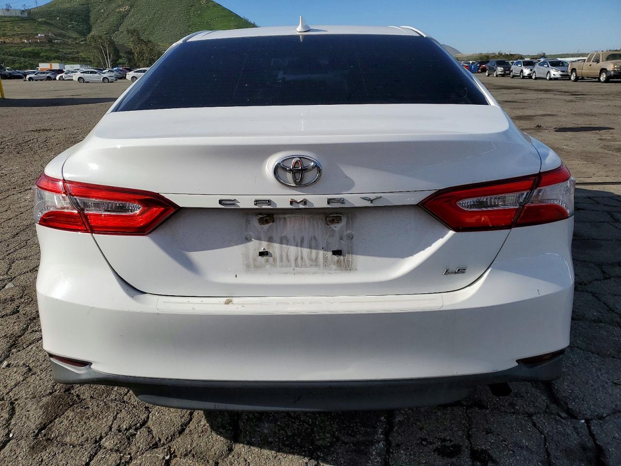2019 TOYOTA CAMRY L photo 6