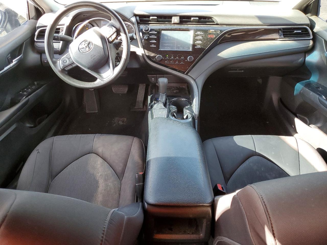 2019 TOYOTA CAMRY L photo 8