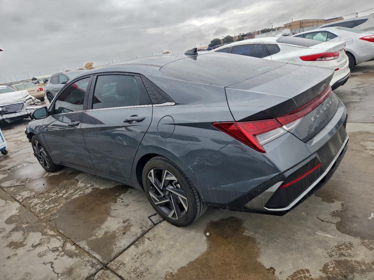 2025 HYUNDAI ELANTRA SEL photo 4