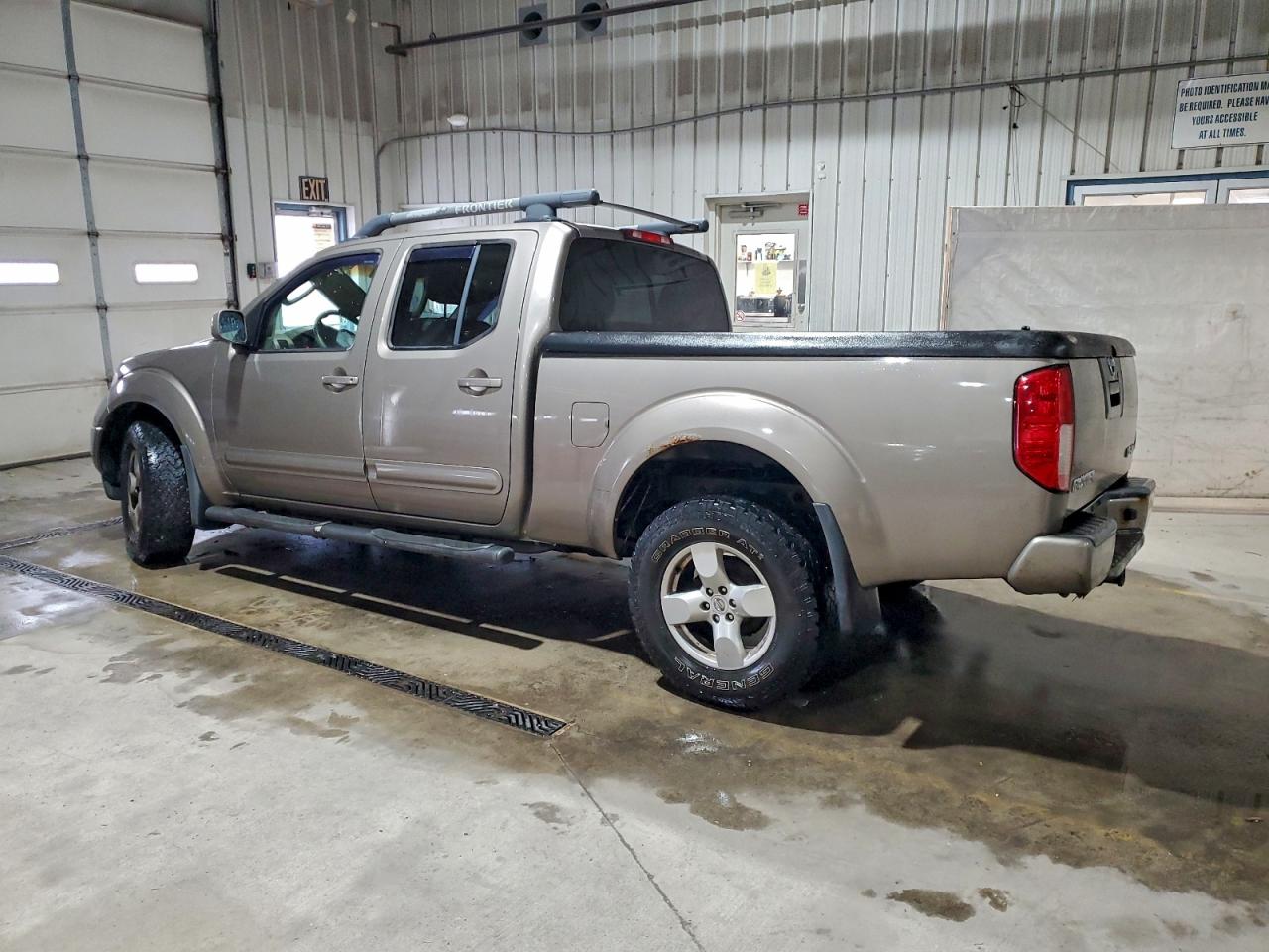 2007 NISSAN FRONTIER CREW CAB LE photo 2