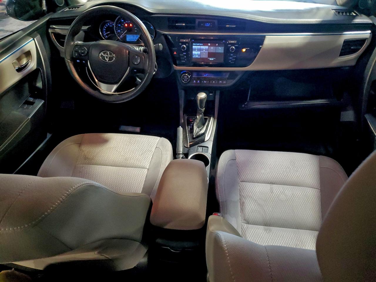 2015 TOYOTA COROLLA L photo 8