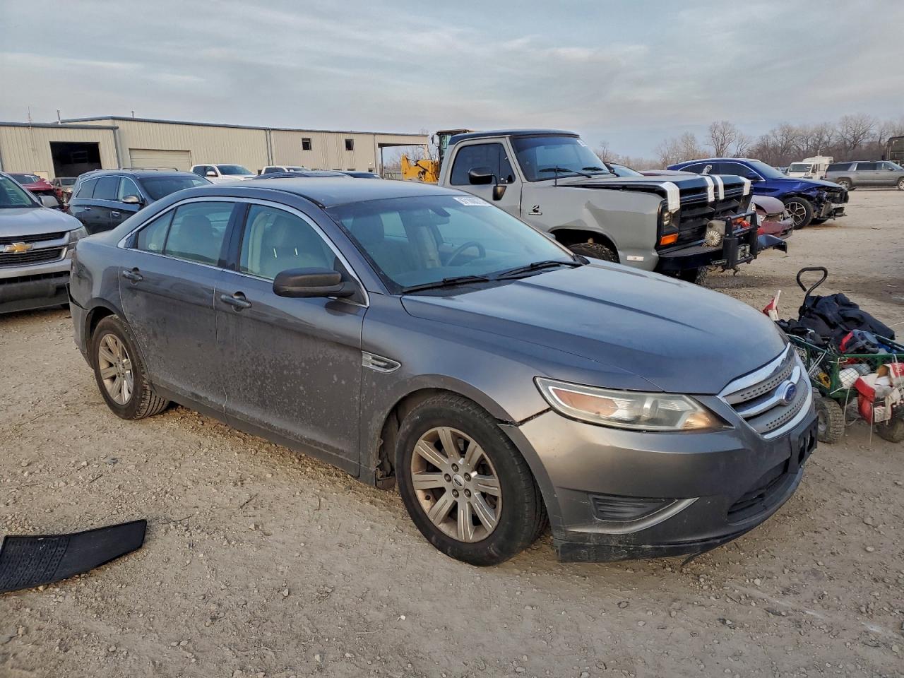 2012 FORD TAURUS SE photo 4