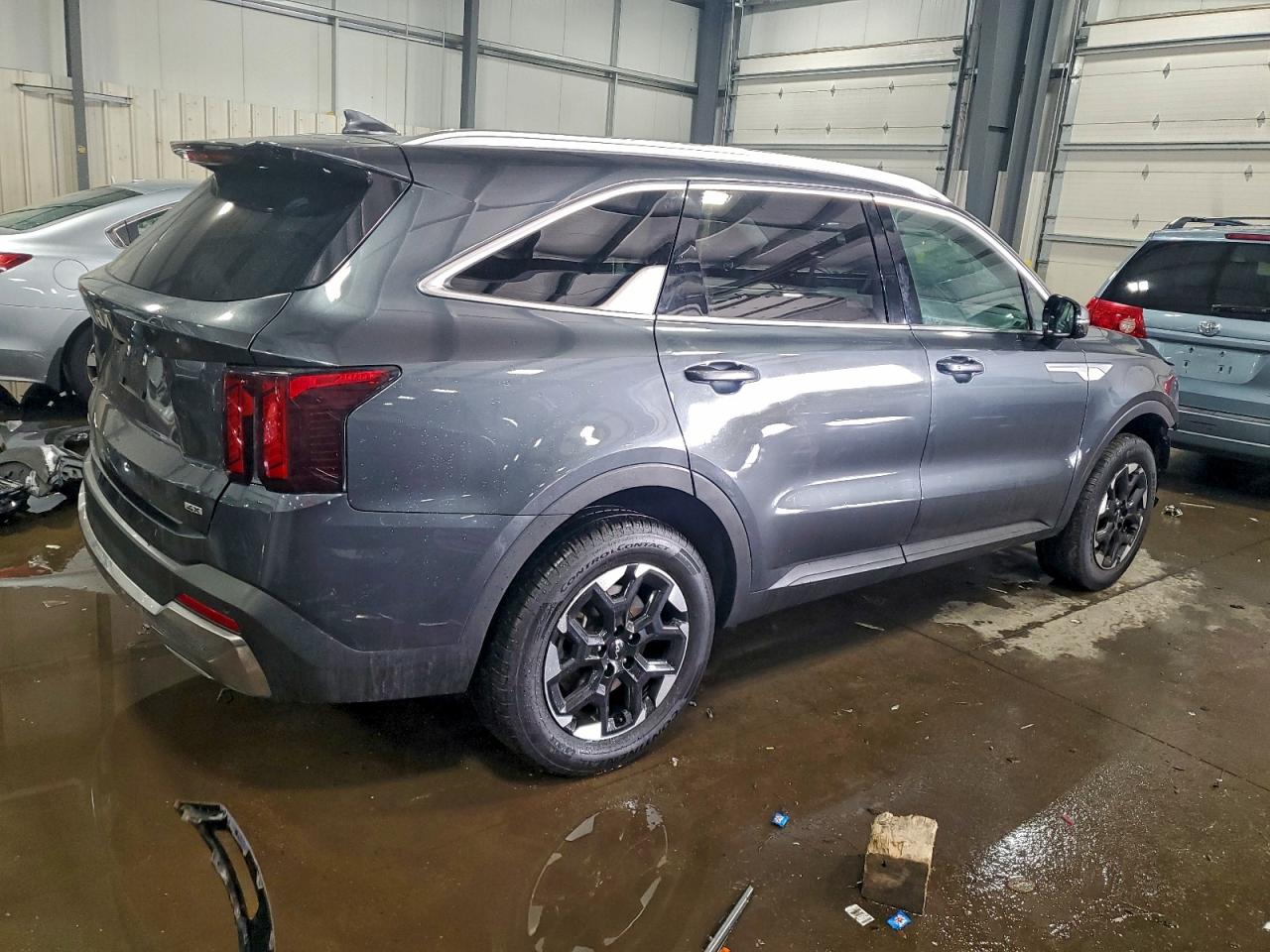 2024 KIA SORENTO S photo 3