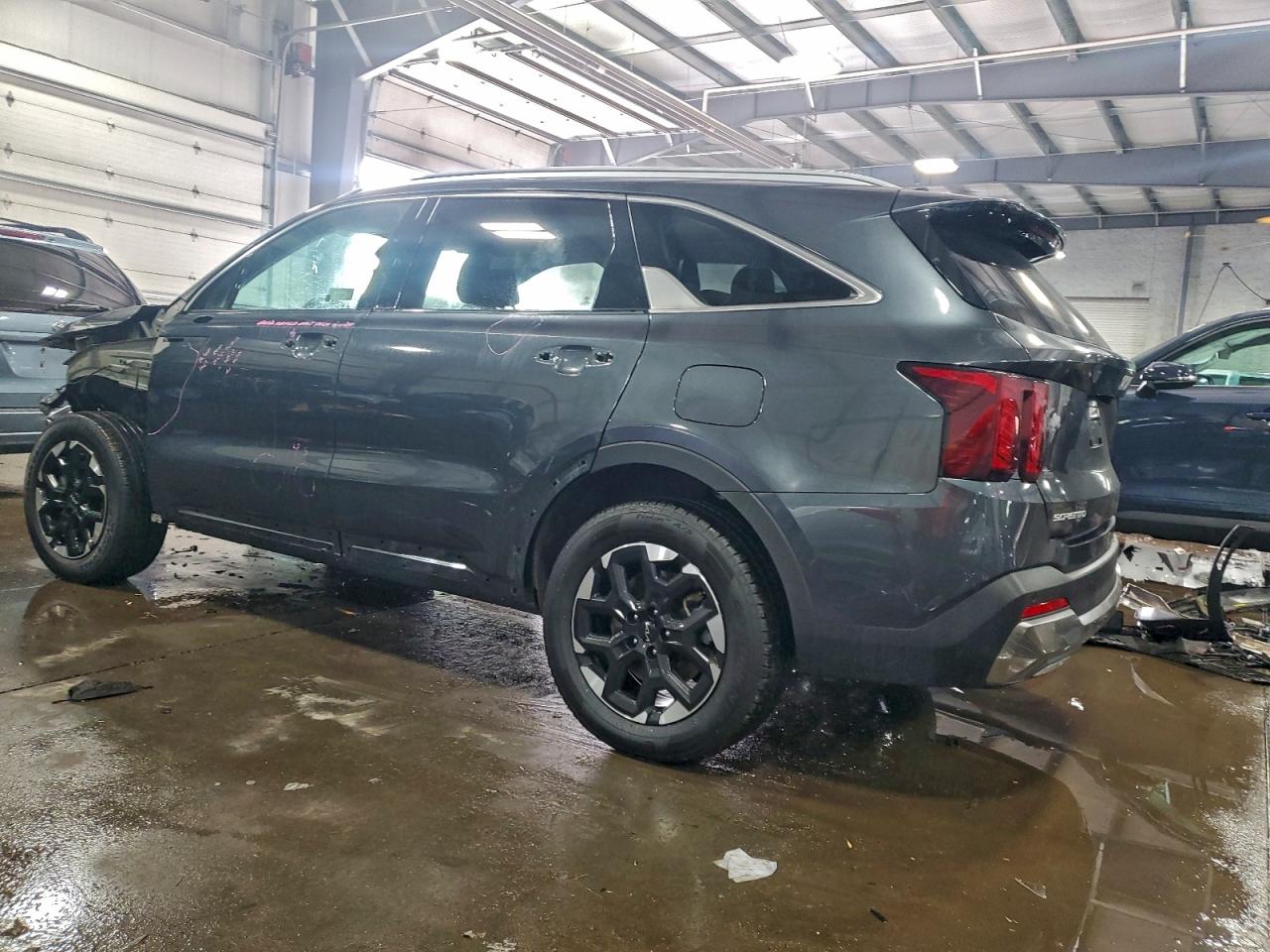 2024 KIA SORENTO S photo 2