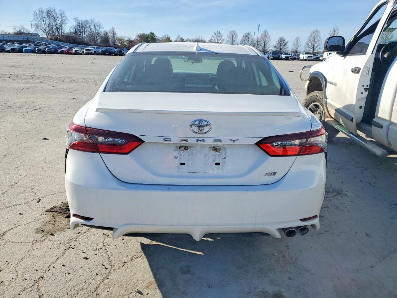 2022 TOYOTA CAMRY SE photo 6