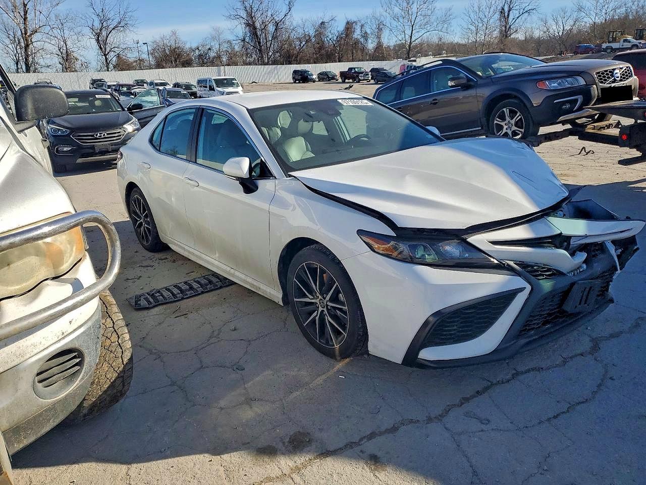 2022 TOYOTA CAMRY SE photo 4