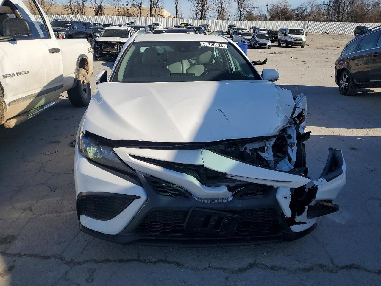 2022 TOYOTA CAMRY SE photo 5
