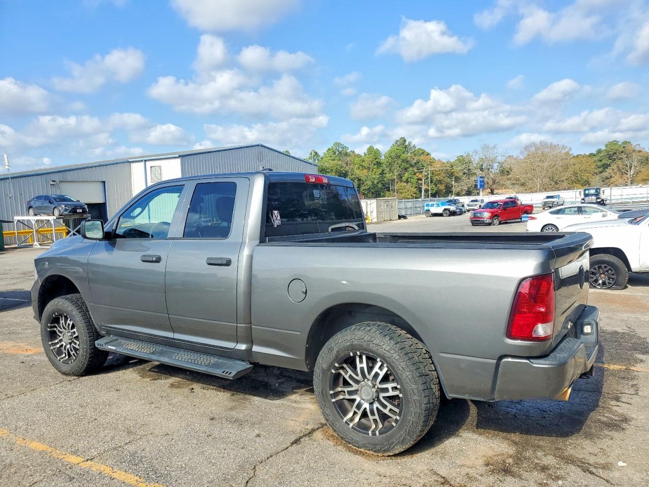 2013 RAM 1500 ST photo 2