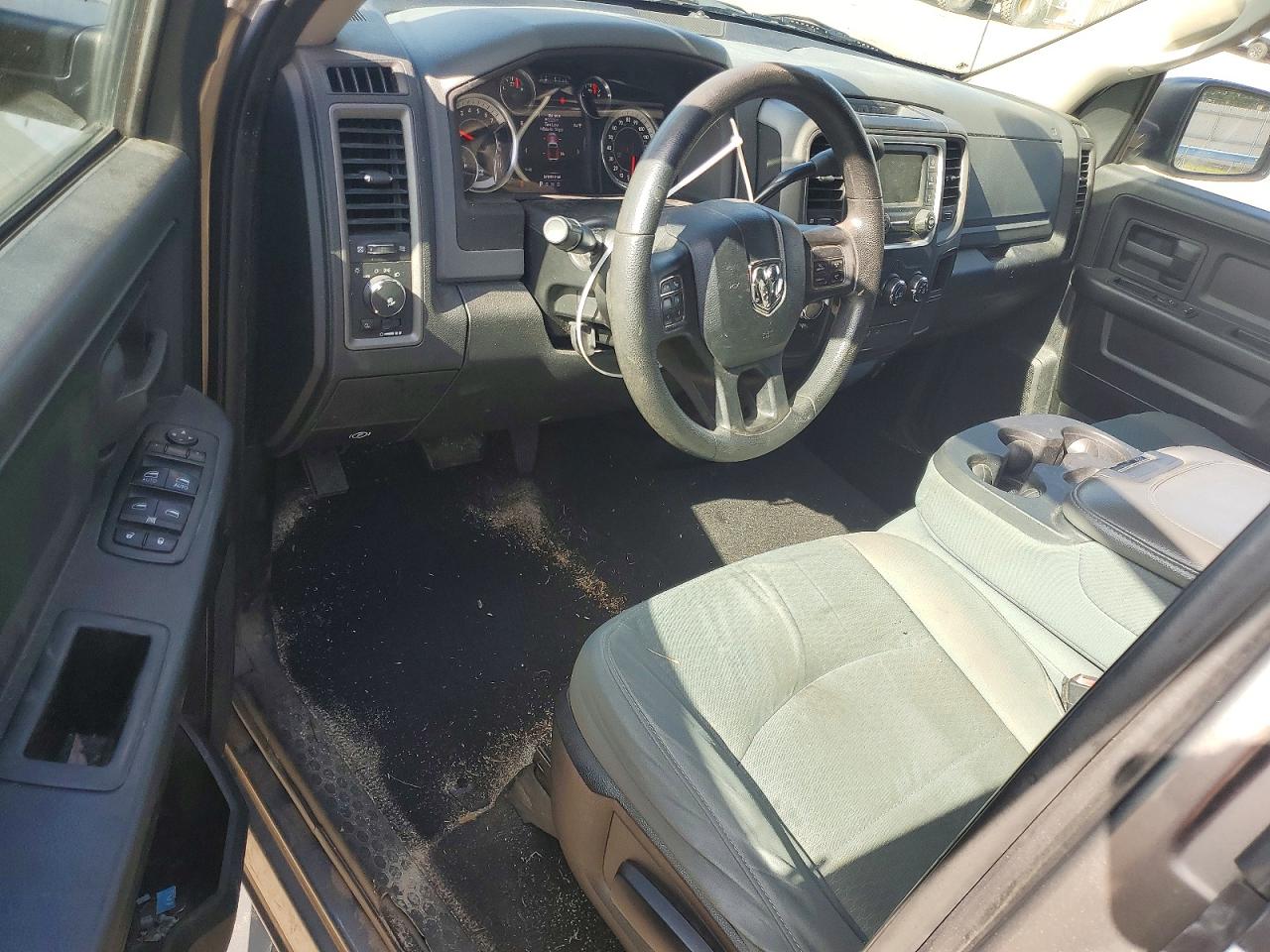 2013 RAM 1500 ST photo 8
