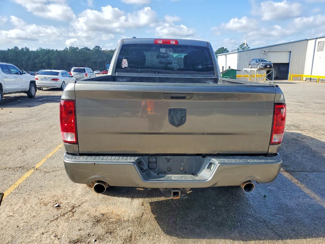 2013 RAM 1500 ST photo 6