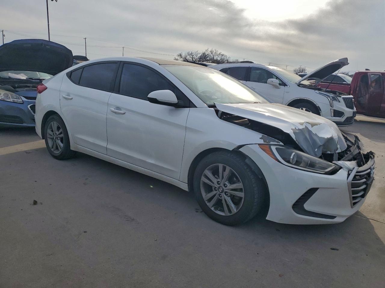 2017 HYUNDAI ELANTRA SE photo 10