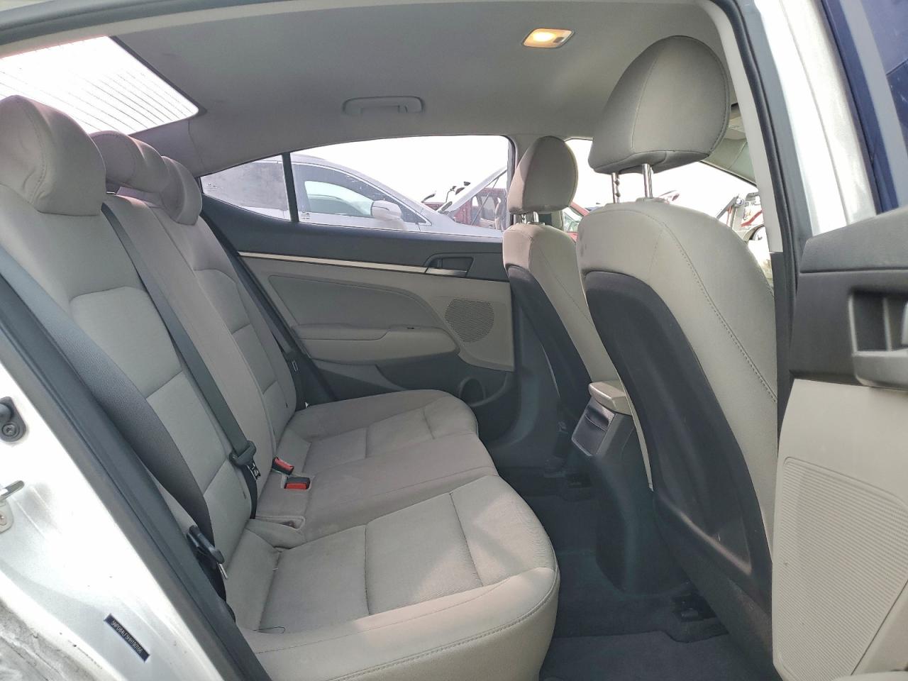 2017 HYUNDAI ELANTRA SE photo 28