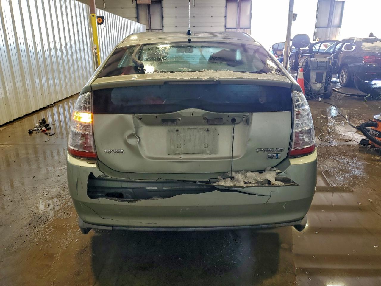 2007 TOYOTA PRIUS BASE photo 16