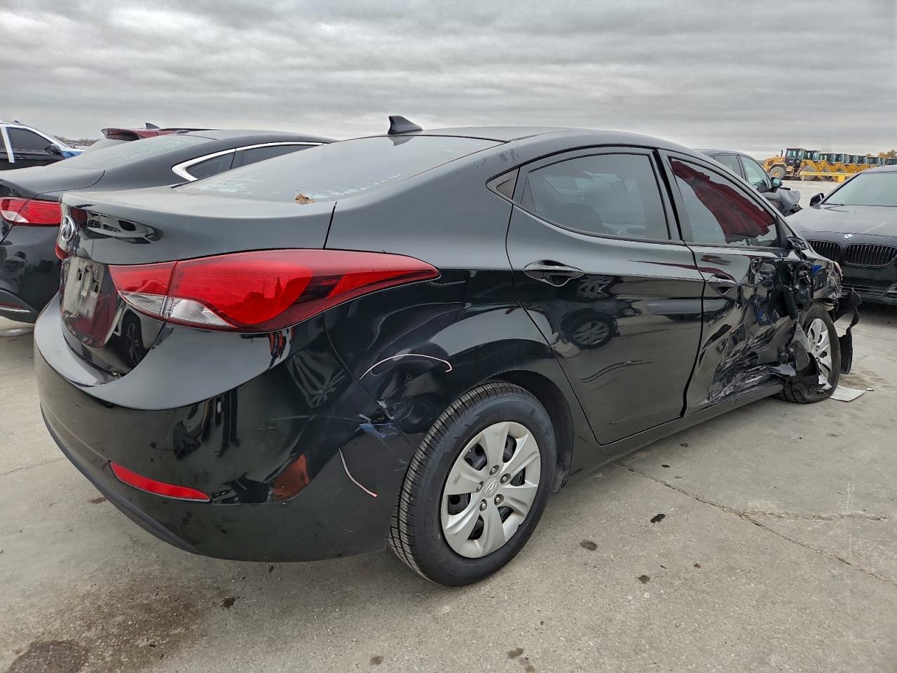 2016 HYUNDAI ELANTRA SE photo 7