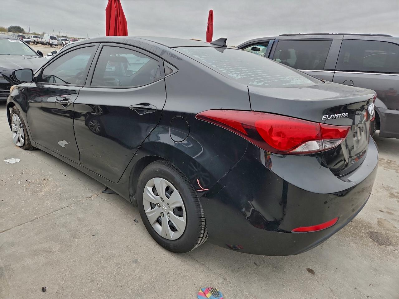 2016 HYUNDAI ELANTRA SE photo 4