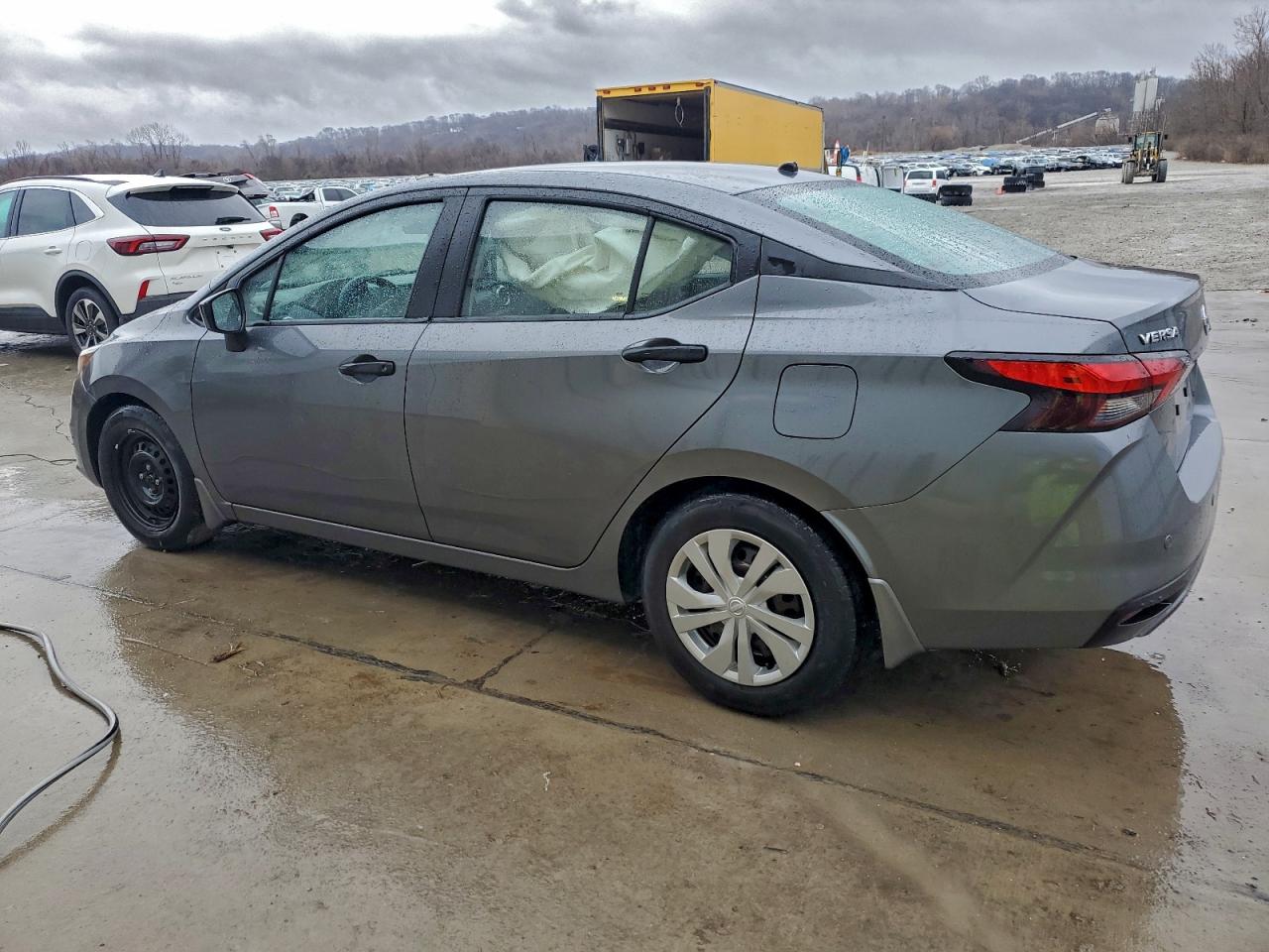 2020 NISSAN VERSA S photo 2